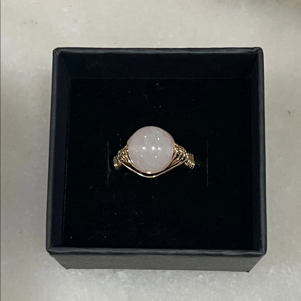 Elegant Gold and Pink Rose Quartz Stone Ring
